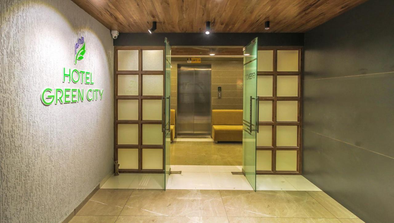 Hotel Green City Gandhinagar Bagian luar foto