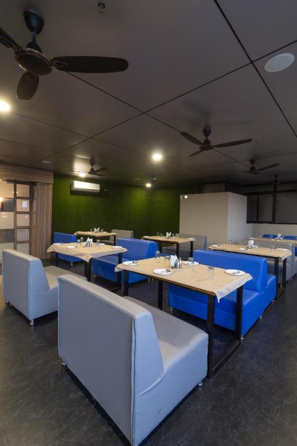 Hotel Green City Gandhinagar Bagian luar foto